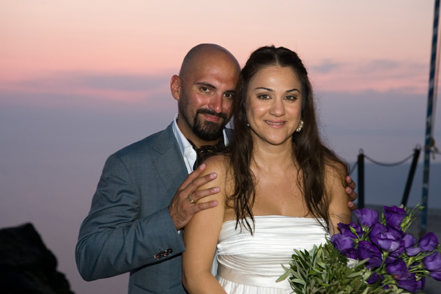 santorini-newlyweds