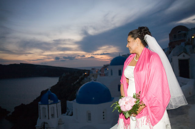 oia-sunset-bride