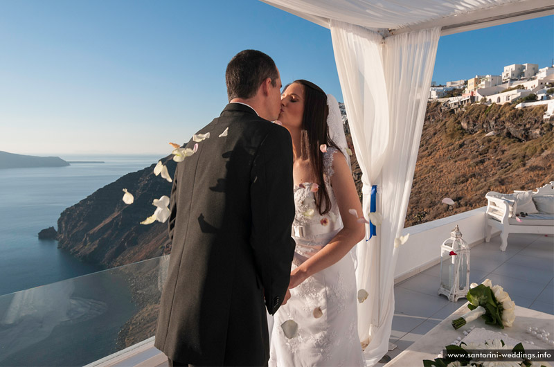 Santorini Weddings / Dana Villas