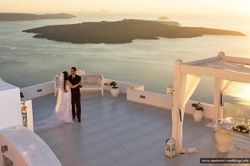 Santorini Weddings / Dana Villas