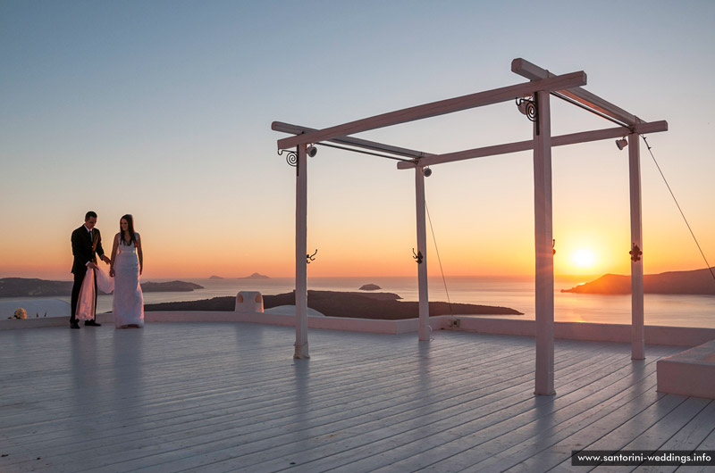 Santorini Weddings / Dana Villas