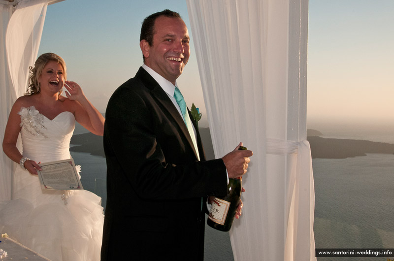 Santorini Weddings / Dana Villas