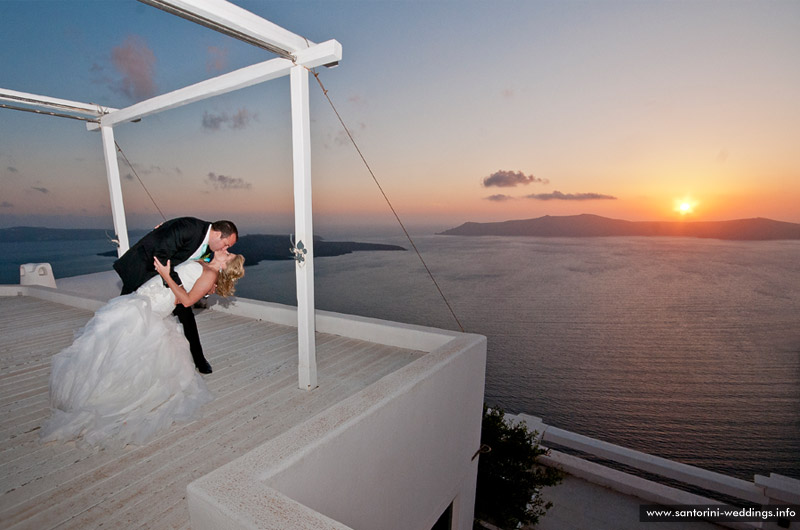 Santorini Weddings / Dana Villas