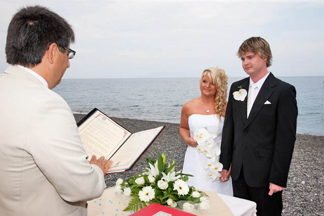 beach wedding santorini