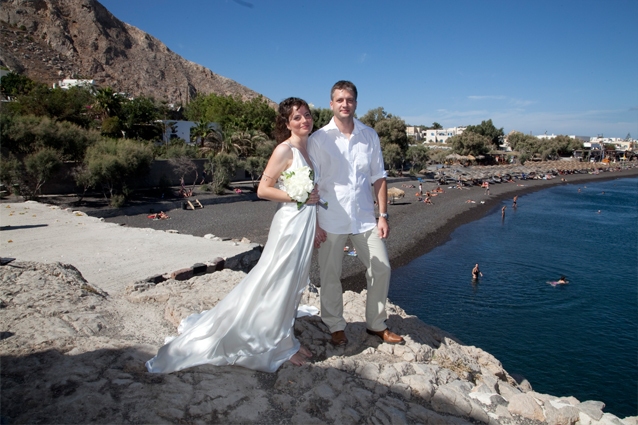 beach wedding in santorini