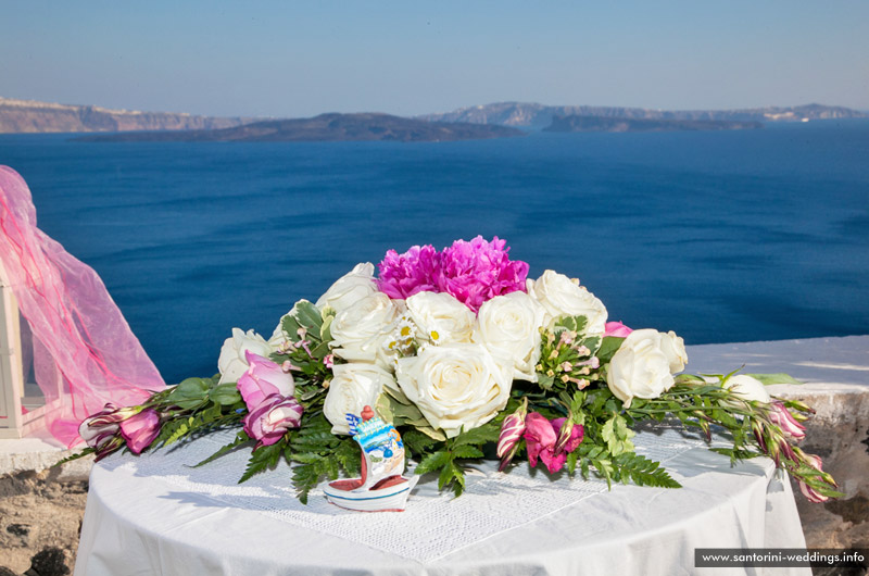 Santorini Weddings / Lava Oias