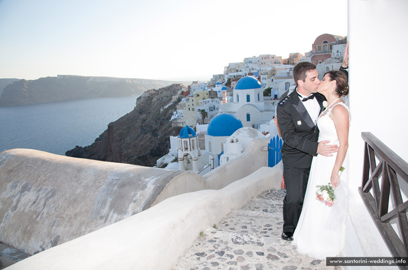 Santorini Weddings / Lava Oias