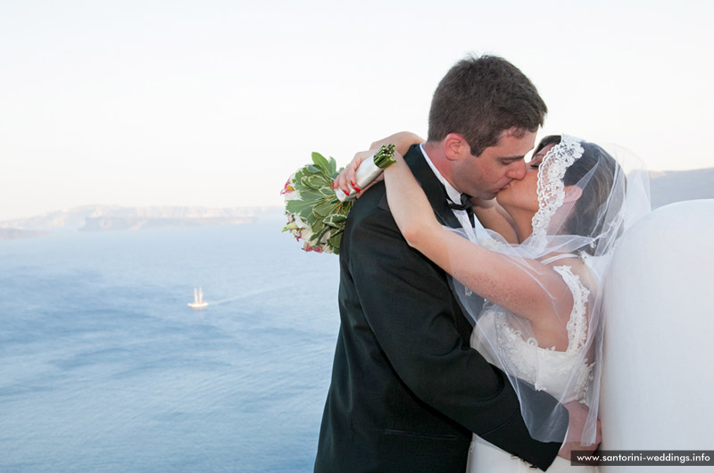 Santorini Weddings / Lava Oias