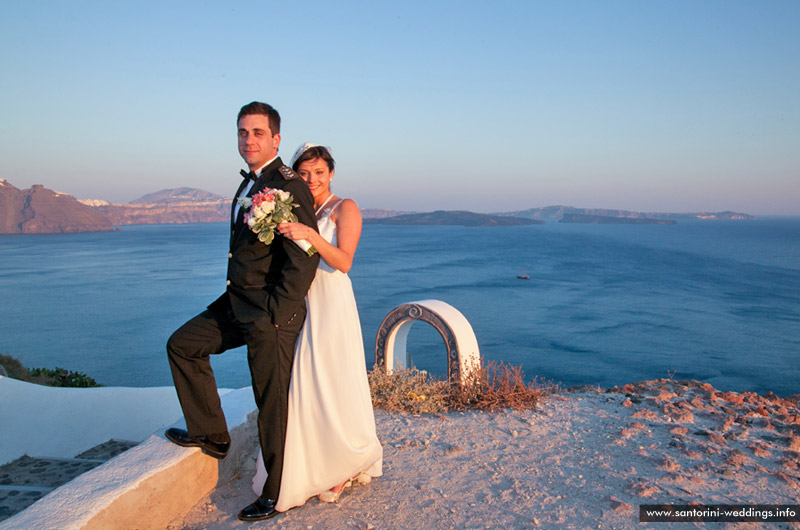 Santorini Weddings / Lava Oias