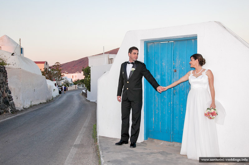 Santorini Weddings / Lava Oias