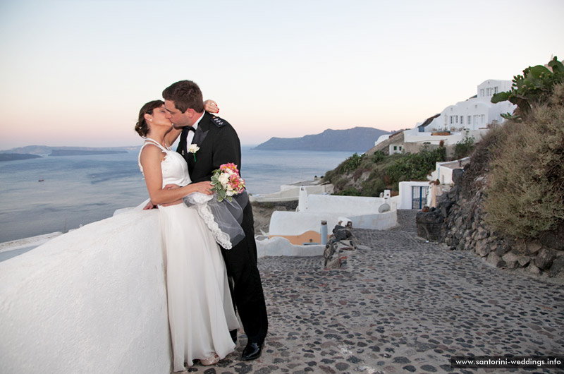 Santorini Weddings / Lava Oias